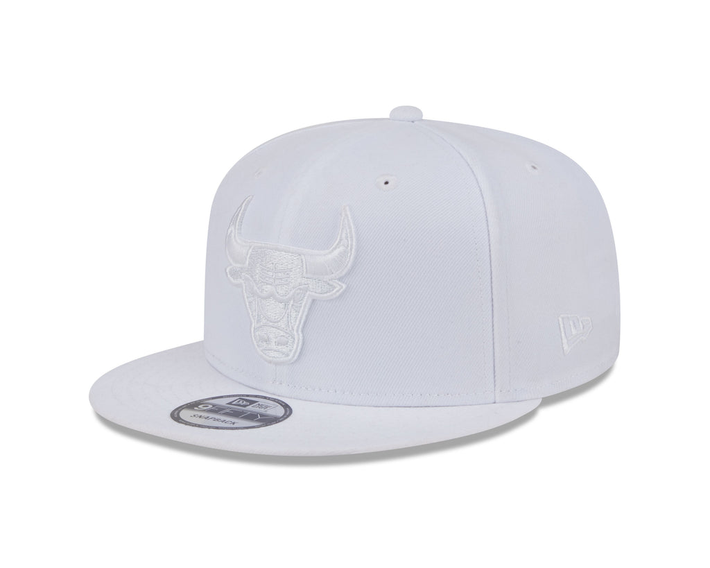 NBA Hat 950 Basic Snapback White on White Bulls