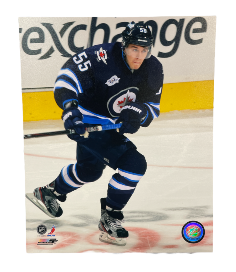 NHL 8x10 Player Photograph Skate Mark Scheifele Jets