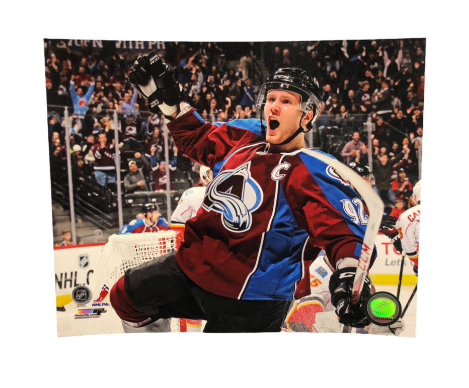 NHL 8x10 Player Photograph Cheer Gabriel Landeskog Avalanche