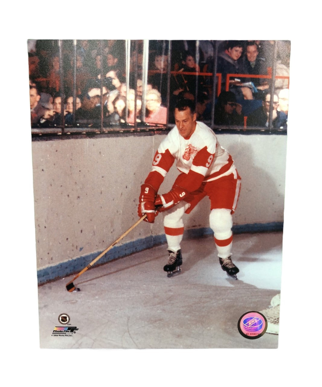 NHL 8x10 Vintage Player Photograph On Ice Gordie Howe Red Wings